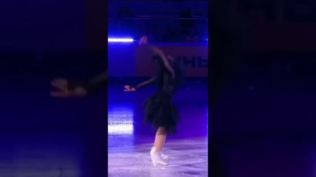 Венсдей на коньках