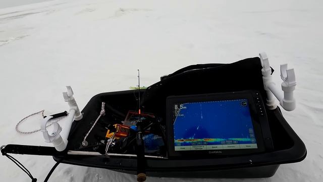 Ловля судака на РЕЗИНУ зимой со льда! смотреть онлайн