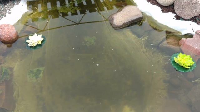 Насос для водопада в декоративном пруду