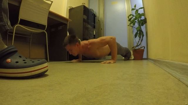 ОТЖИМАНИЯ. Максимальное количество раз за 1 минуту. / 5 дней. Побей рекорд смотреть онлайн