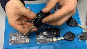 переделываем обычный ключ Toyota в выкидной Toyota Camry RAV4