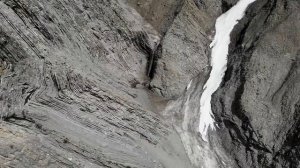 Франция с высоты птичьего полета. Западные Альпы: лес и скалы. (Съемка с квадрокоптера 4K)