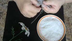 Ромашка из бисера. Мастер-класс. Бисероплетение