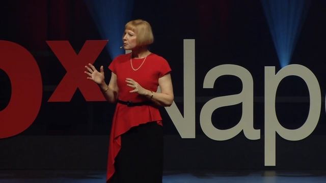Reading minds through body language | Lynne Franklin | TEDxNaperville смотреть онлайн