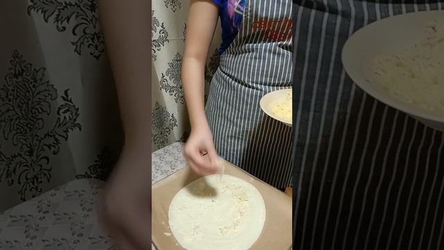 Легкая пицца из лаваша с сыром "Фетакса"! Покорила с первого вкуса!