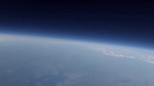 Запуск шара в стратосферу. Очень красивое видео.