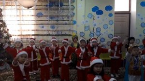 новый год новый год ёлка шарики хлопушки