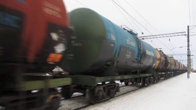 Электровоз ВЛ80С-714 с грузовым поездом