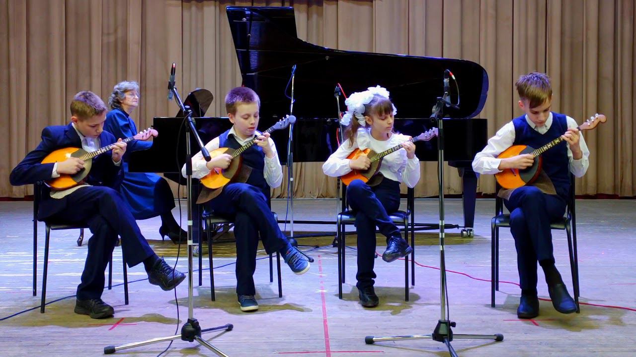 В.Чиара -"Испанское болеро", исп. Ансамбль домристов Климовской ДМШ. смотреть онлайн