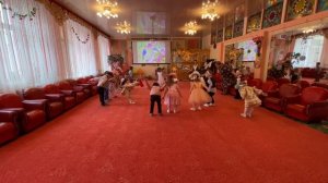 Танец-игра "Воробушки" (О. Железнова) Группа №6 "Искорки"