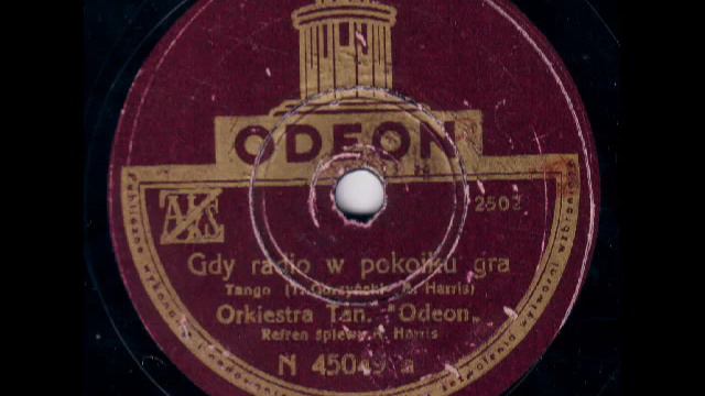 Albert Harris - Gdy radio w pokoiku gra (Tango) смотреть онлайн