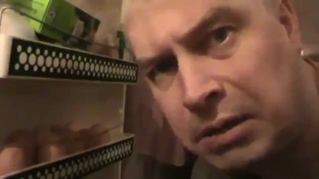 Кто пукает в моём холодильнике?! смотреть онлайн