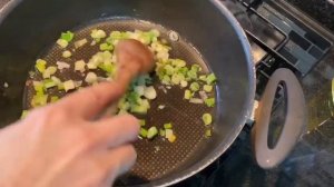 Что приготовить из зелёного лука. Зелёный лук с яйцом