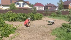как без специнструмента быстро выровнять участок своими руками
