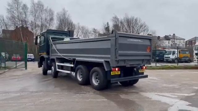 HX65 VKH - Mercedes Arocs 3236 8x4 Day Cab Steel Tipper | Law Truck Centre UK смотреть онлайн