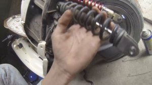 Замена тормозных колодок и амортизатора Yamaha vino