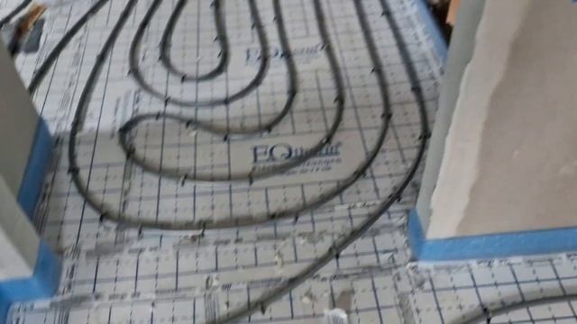 как устроено водяное половое отопление в Германии