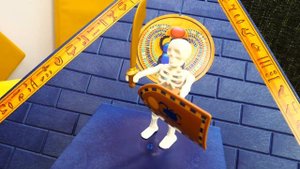 Игры для девочек - Спасаем Эльзу из Холодного Сердца! Ведьмочка Юлли в пустыне