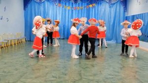 Танец "Грибочки" (средняя группа)
