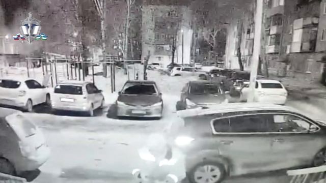 В Уфе пьяный мужчина разбил несколько автомобилей смотреть онлайн