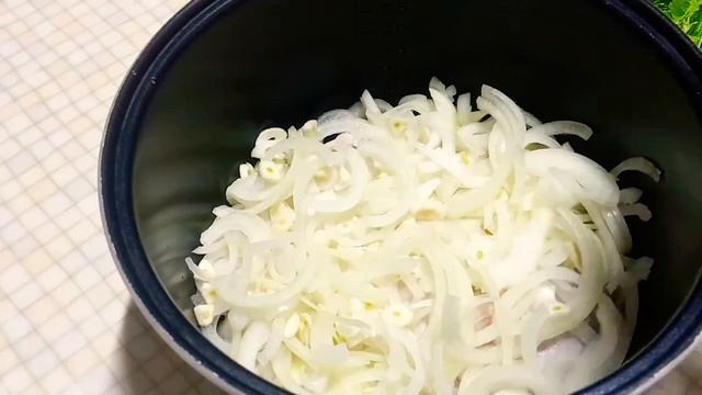 Диетическая тушеная курица в мультиварке! Простой и очень вкусный рецепт.
