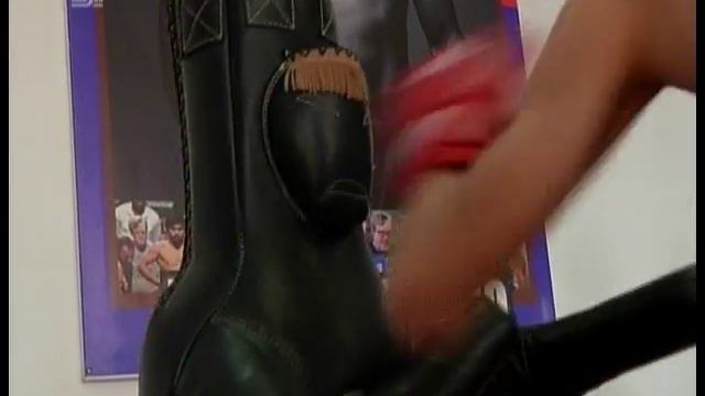 Как стать чемпионом по боксу? Именитый спортсмен провел тренировку для юных челябинцев