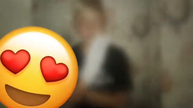 Сломал руку из за драки смотреть онлайн