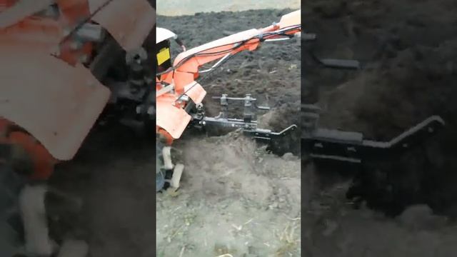 Мотоблок дизель 9л.с. Осеняя вспашка . смотреть онлайн