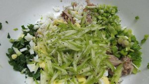 Заливной пирог из лаваша с курицей и яйцом