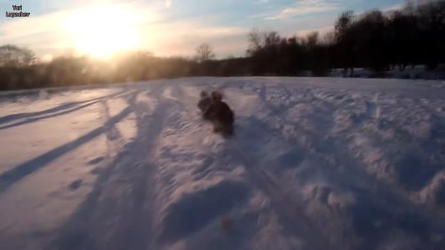 Привязали санки к уазу. UAZ sledding. смотреть онлайн