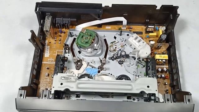 Видеомагнитофон LG CL182TW смотреть онлайн