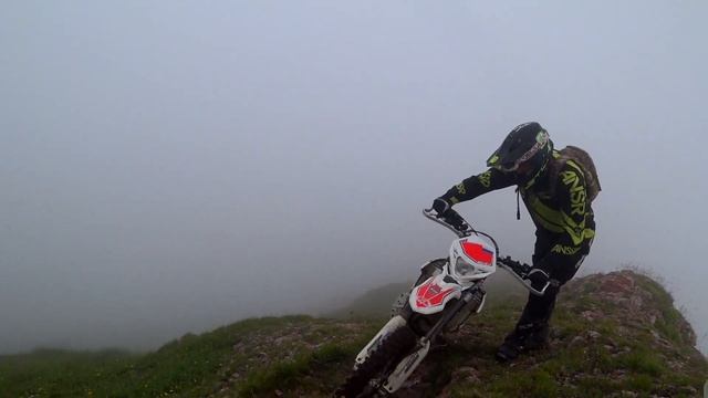 Хард-трек, Крест-Ворота-Тхач смотреть онлайн