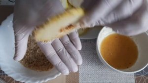 Фрукты в орехах в сушилке