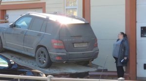 Эвакуация автомобиля Мерседес GLK 4 matic и забыли закрыть дверь!