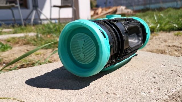 JBL CHARGE 4 LFM 100 VOL 4K