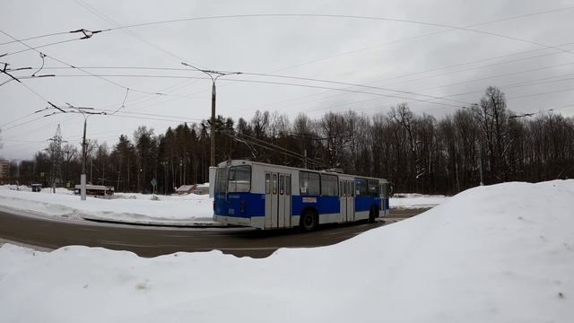 Конечная троллейбусов Университет. В Чебоксарах троллейбусы в хорошем состоянии... смотреть онлайн