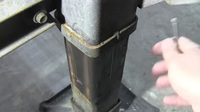 REPAIRING HARD TO CRANK LANDING LEGS смотреть онлайн