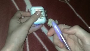 ♡рассказываю и показываю как снимать чехол с airpods?