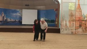 Танцы пенсионеров.
