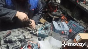 Makita DHR202 замена выключателя. В конце ролика про цены на запчасти.