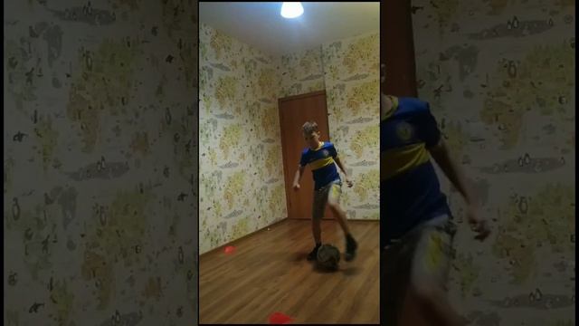 ФИНТИКЛЮШКИ НА МЕСТЕ БЕЗ УХОДА смотреть онлайн