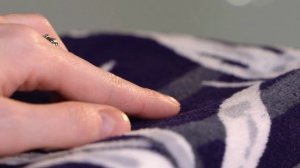 Видео с условиями акции активности «Курс на лето» и обзором пляжного полотенца.