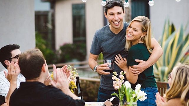 Парень дочери сказал, что отлично говорит по французски, и люди решили проучить лжеца. Вот как смотреть онлайн