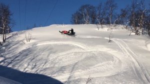 Опасные моменты на горном снегоходе