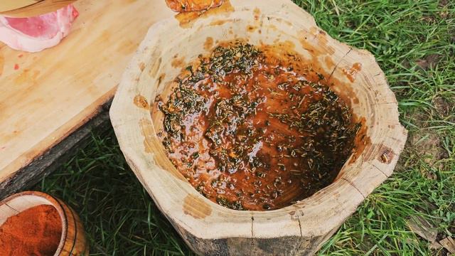 Acacia Donuts / Veal Pickle / Pork Chop / Roasted Peppers / Mushrooms смотреть онлайн