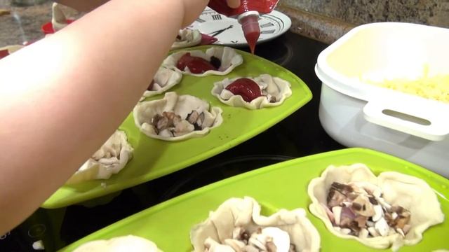 Бекки готовит пицца маффины смотреть онлайн