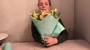 Упаковка букета. Букет на витрине