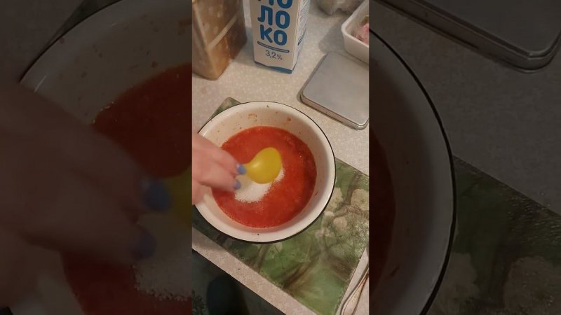Клубника с молоком! Своя, с грядки!