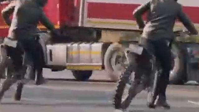 2021 VOLKSWAGEN AMAROK V6 3.0 advert смотреть онлайн