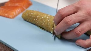 Канапе из блинов с лососем и крим-чизом!